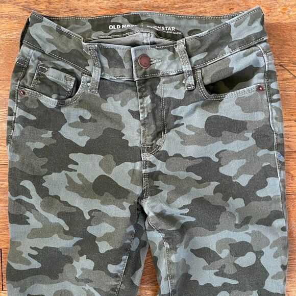 Old Navy Rockstar Mid Rise Raw Edge Camo Womens Jeans Size 0 - Picture 2 of 8